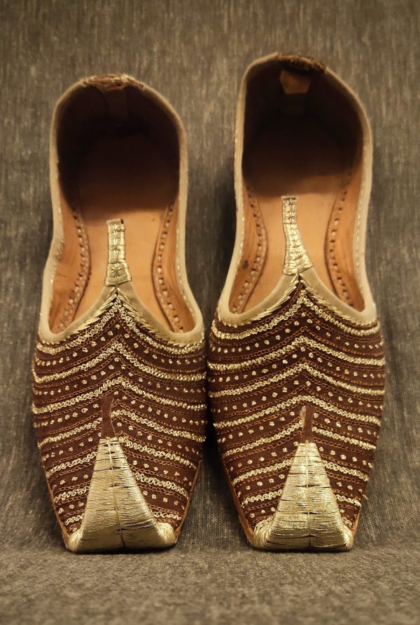 Brown Brocade Embroidered Mojri