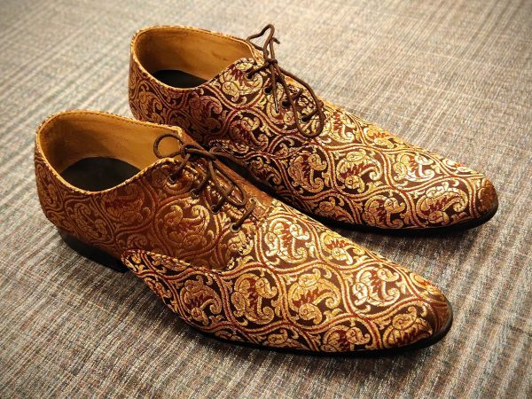 Golden Maroon Brocade Silk Designer Shoes - Image 2